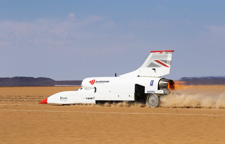 Finisben az autó, ami 1600 km/h-val fog hasítani
