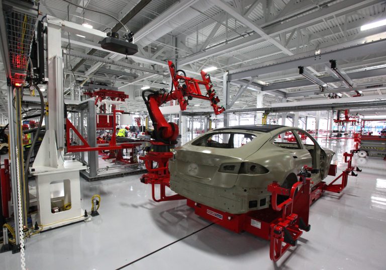 Kiszivárgott a Tesla vállalati levelezése, segítséget kérnek