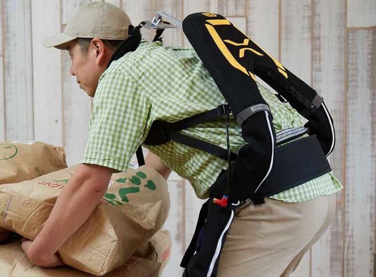 Járókeret helyett exoszkeleton – ezt használják a nyugdíjasok japánban