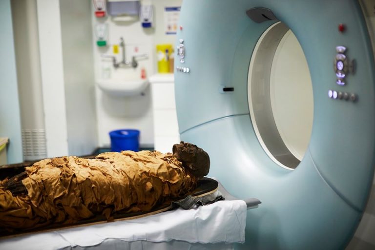 A múmia visszatér! És háromezer év után újra megszólal