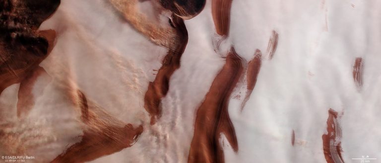 Ha van 3D-s szemüvegünk, otthonról is megcsodálhatunk egy különleges Mars-jelenséget