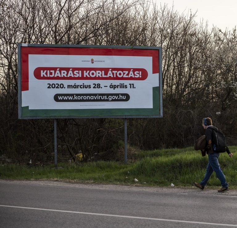 Hétfőtől Budapesten is feloldják a kijárási korlátozásokat