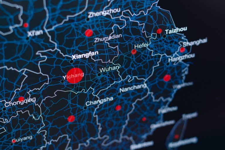 Több amerikai forrás szerint Kína néhány millióval kevesebb koronavírus esetet jelentett a ténylegesnél