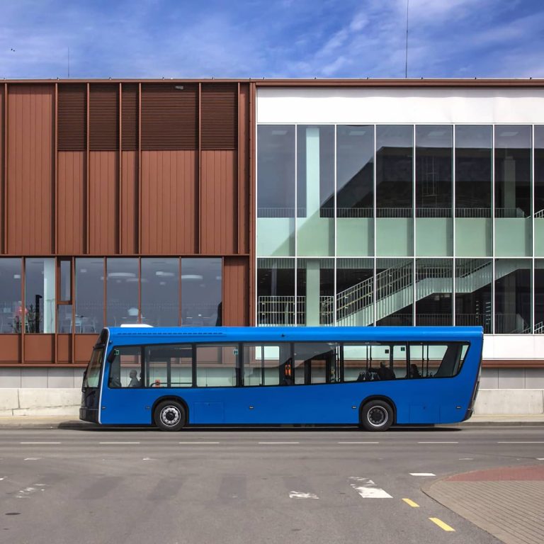 Litvániában forgalomba álltak az első PET palackokból készült buszok