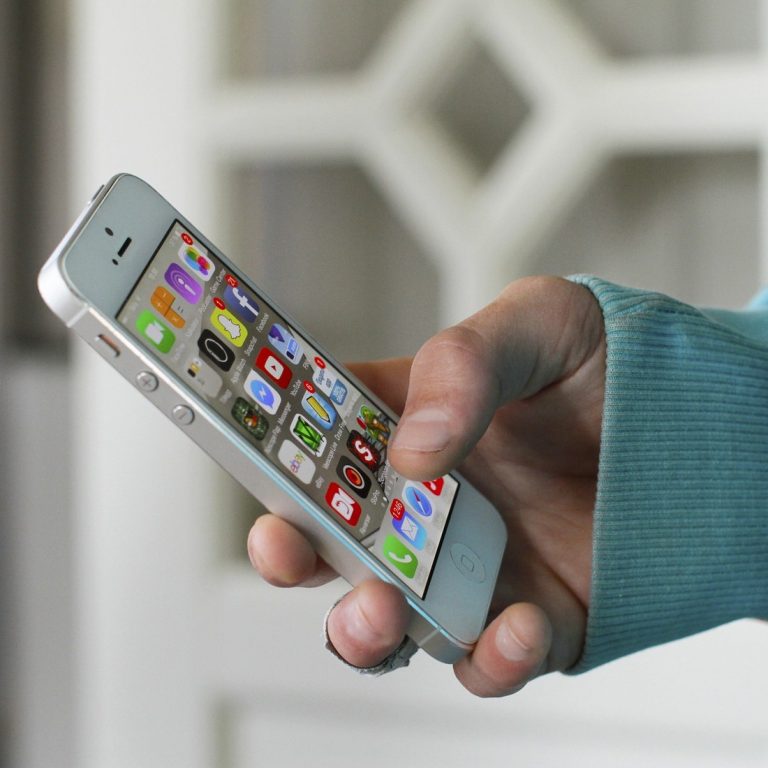 Elképesztően megdobta a mobilapp-letöltések adatforgalmát a járvány