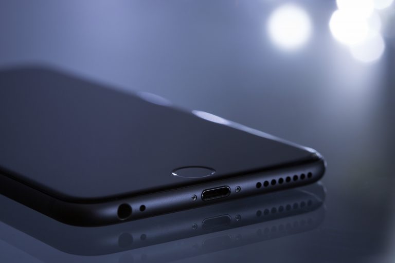 Uzsorás vagy mecénás? Dúlnak az indulatok az Apple App Store-ja körül