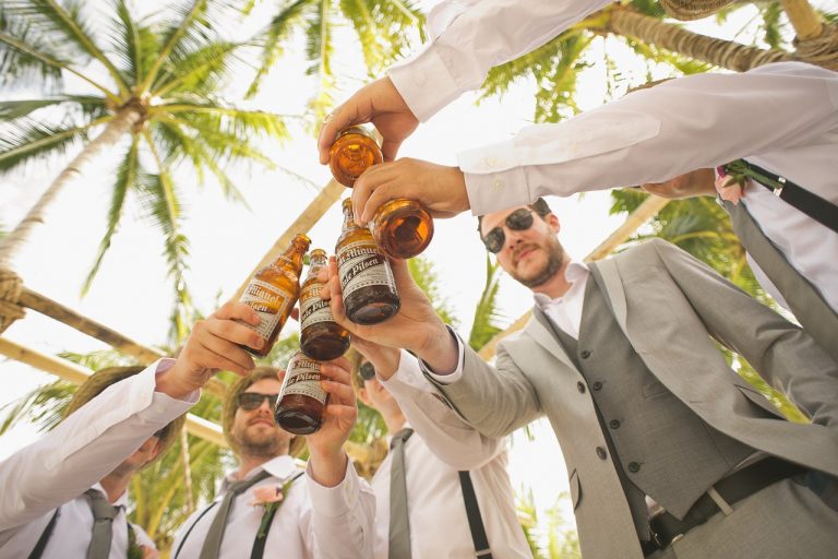 Tévedés, hogy az alkohol elpusztítja az agysejteket, de valóban ellazít?