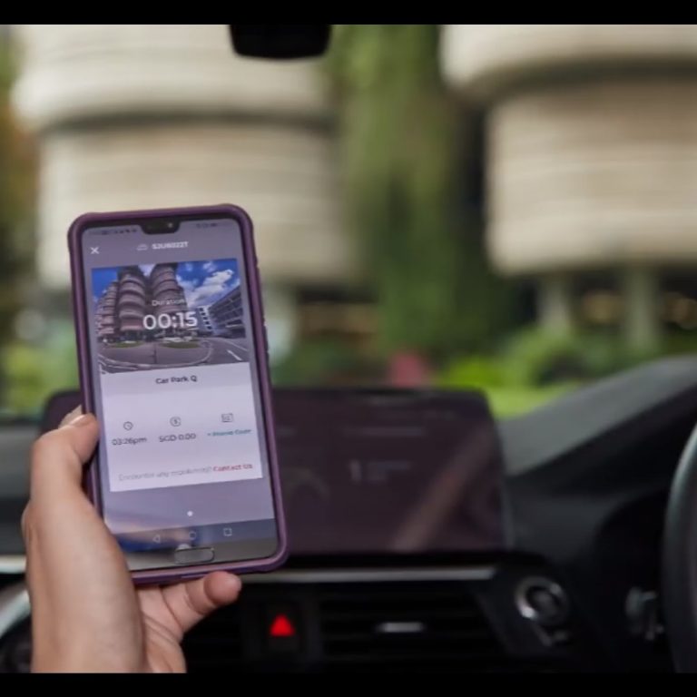 Új parkolási rendszer, melyben nem kell se jegy, se SMS, se sorompó