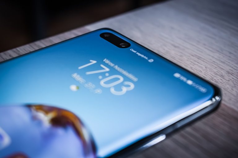 Saját fejlesztésű operációs rendszert kapnak jövőre a Huawei telefonjai