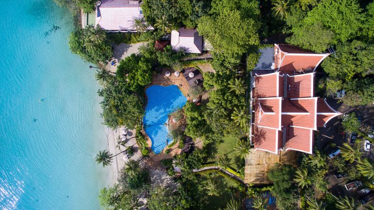 Két év börtönt is kaphat egy amerikai turista, mert rossz értékelést írt a szállodájáról az interneten