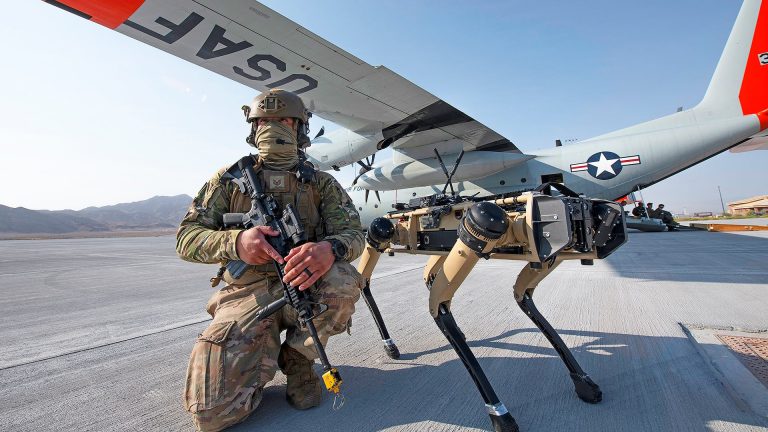 Robotkutyák védték az amerikai légierő egyik bázisát