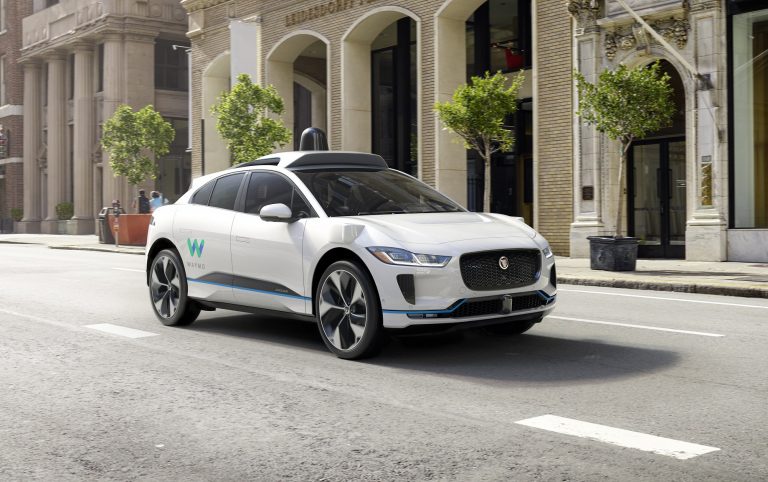 20 hónap, 18 baleset: nyilvánossá tették a Waymo önvezető autóinak baleseti statisztikáit