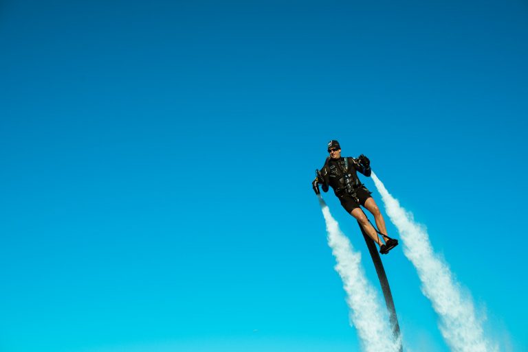 Már megint jetpackkel repkedett valaki a Los Angeles-i reptér környékén