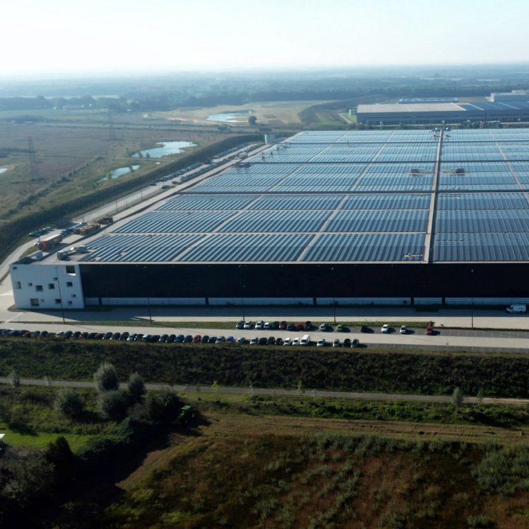 Máris második helyre szorult a győri tető-naperőmű egy holland projekt mögött
