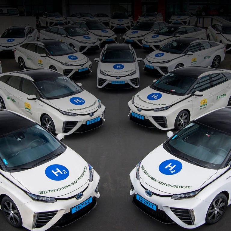 Másfél millió szennyezésmentes taxis kilométer egy év alatt Hágában