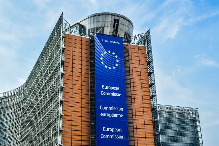 Milliárdokból lobbiznak a tech cégek Brüsszelben