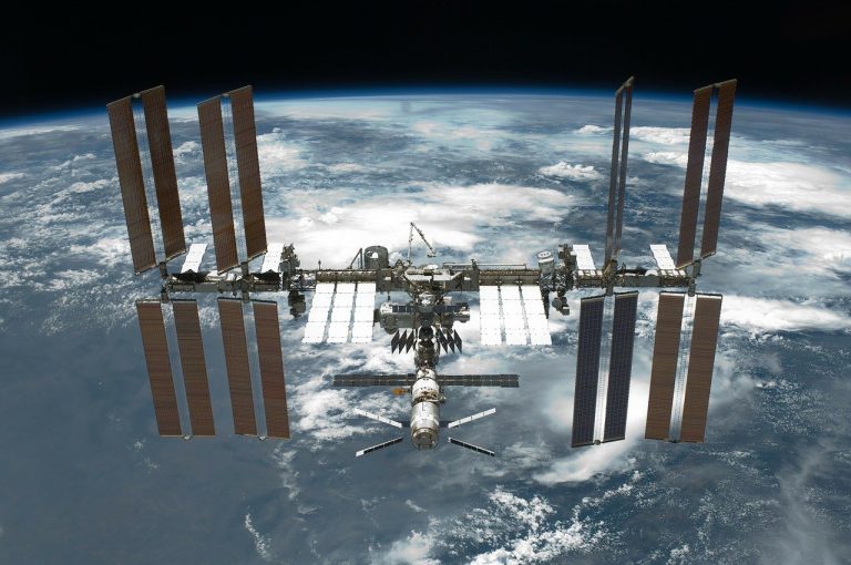 Egy űrhajós 12 éve emberi hamvakat rejtett el az ISS fedélzetén. Most találták meg őket