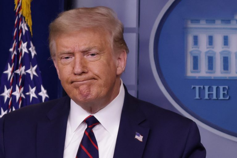 A Twitter véglegesen kitiltotta Donald Trumpot