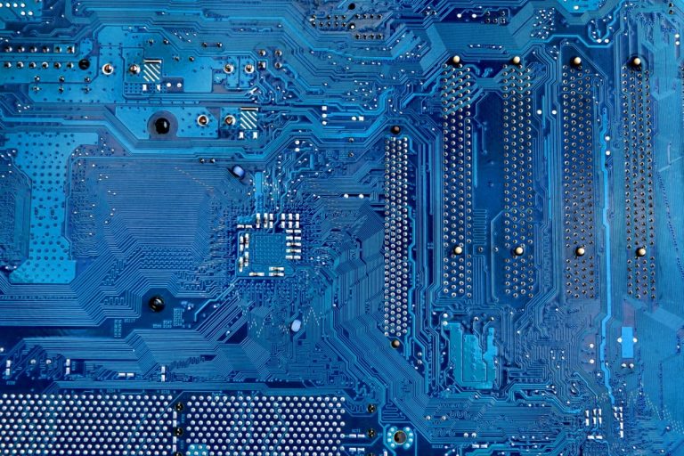 Az IBM pici, 4 bites számítógépekben látja a mesterséges intelligencia jövőjét