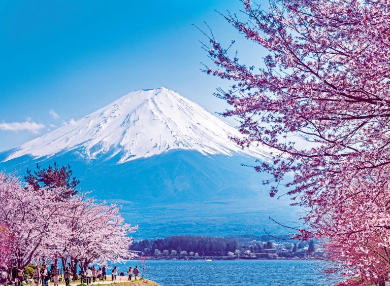Elképesztő mértékben tűnik el a hó Japán leghíresebb hegyéről