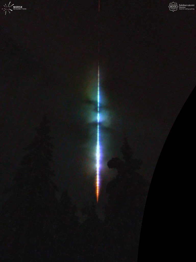 Közel két kilogramm súlyúnak becsült meteorit csapódott a téli norvég tájba