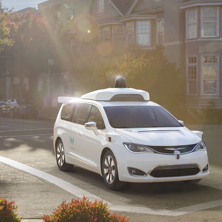 Az önvezetés szó helytelen, a teljesen autonóm vezetési technológia a helyes kifejezés