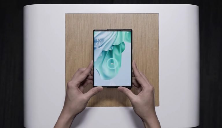 Az Oppo kigördíthető kijelzős telefonja is tölthető lesz a távolból