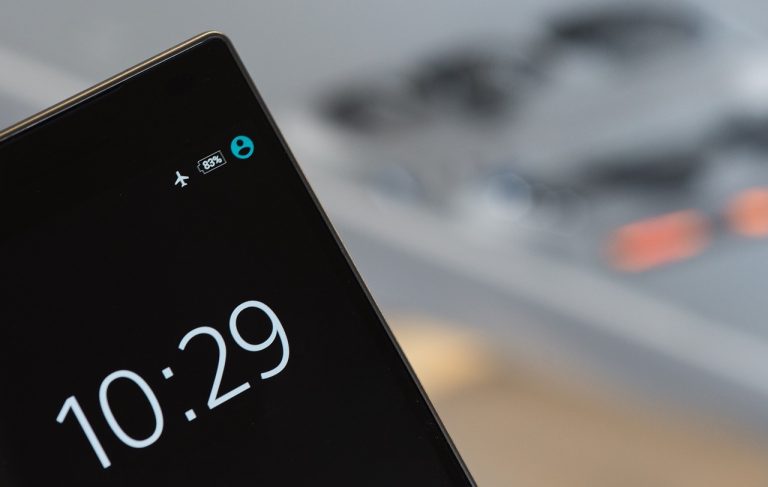 Gyorsabban töltődik a telefon, ha aktiváljuk a repülő üzemmódot?