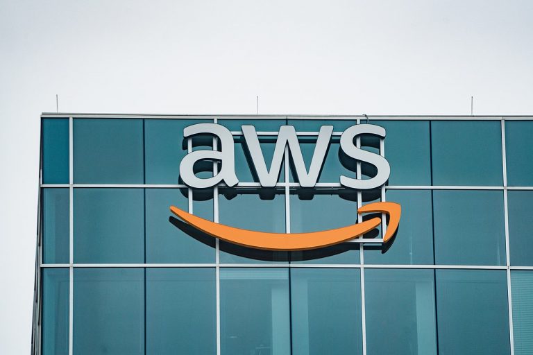 Az Amazon központjának felrobbantását tervezte egy texasi férfi, hogy kiiktassa az internet 70%-át