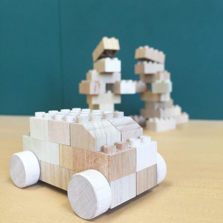 Vibráló színe ugyan nincs, viszont kellemes illatot áraszt a környezetbarát Lego