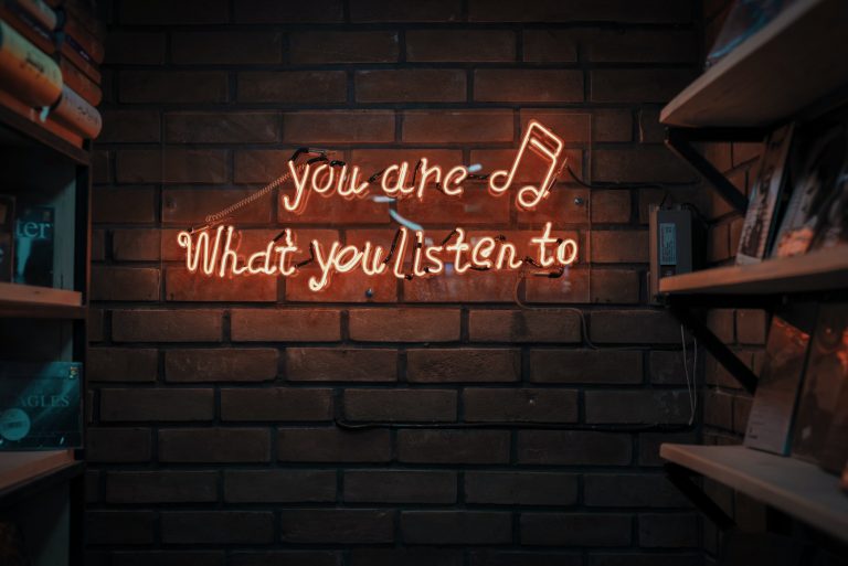 A Facebook részt szeretne a Clubhouse sikeréből az új Live Audio Rooms szolgáltatással