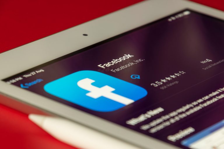 A Facebook megkérdez majd saját hírfolyamunkról, több kontrollt kaphatunk