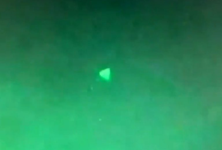 A Pentagon elismerte, hogy a haditengerészet rögzítette a felvételt, amelyet az amerikai hadihajókat üldöző, piramis alakú, ismeretlen repülő tárgyról készítettek