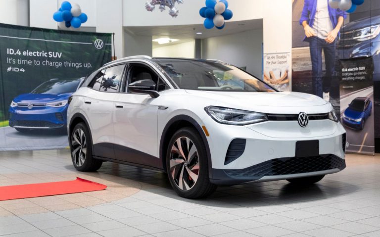 Hat év múlva az elektromos autók már olcsóbbak lehetnek, mint a benzinesek