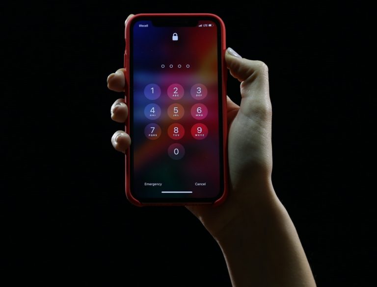 Így fogod tudni megadni, hogy a halálod után ki férjen hozzá az iPhone-odhoz