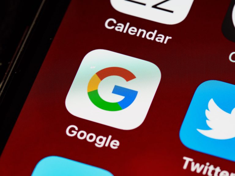 Így tudjuk törölni a Google kereséseinket az elmúlt negyed órából