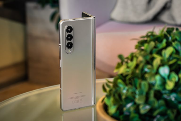Hajlítható kijelzős telefonra cserélte a Samsung a Note-szériát