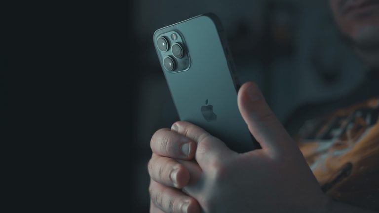 Feljelent az Apple, ha meztelen képet készítek a kisgyerekemről?