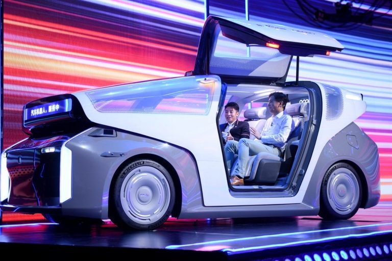 A Baidu kormány, pedálok és vezető nélküli robotautók jövőjét vizionálja