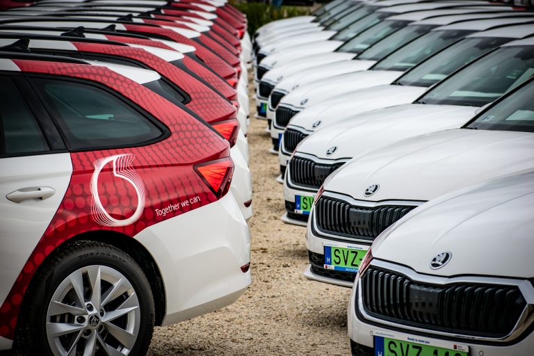 Plug-in hibridekre cseréli a járműflottáját a Vodafone Magyarország