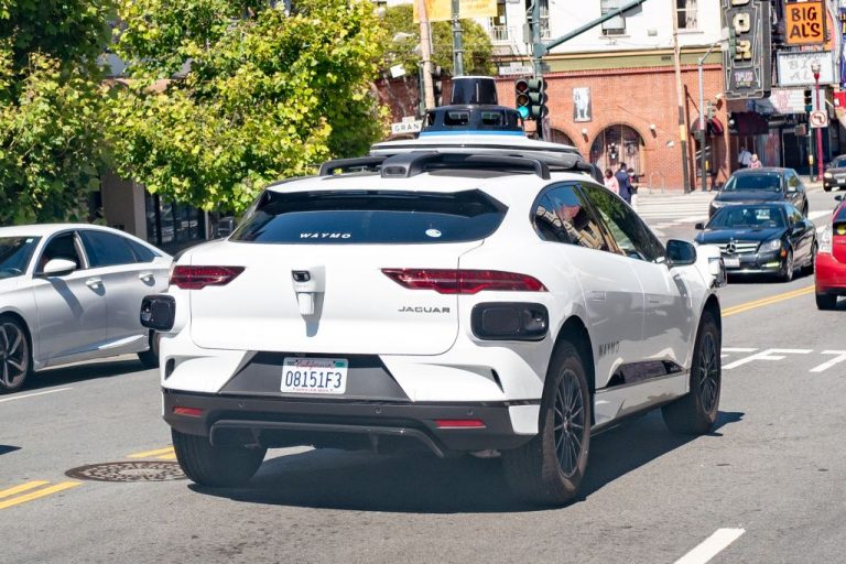 Sorra akadnak el az önvezető autók egy San Franciscó-i zsákutcában
