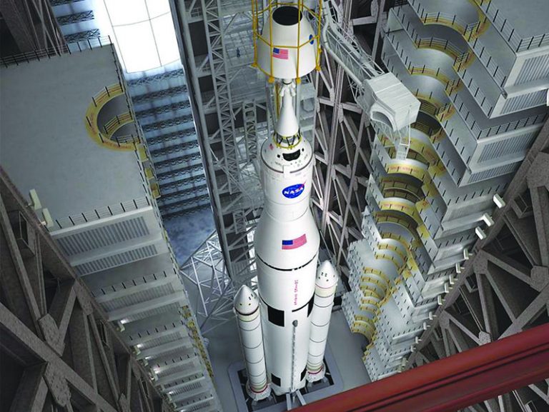 Tiszteletet parancsoló látvány a NASA Hold-küldetésre szánt űrhajója immár végre egyben