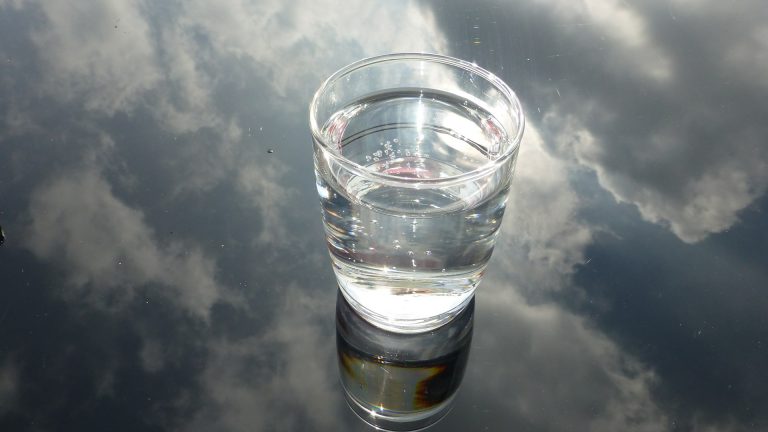 Alig ezer forintból termel egy egész család számára elegendő ivóvizet egy új sótlanító eszköz