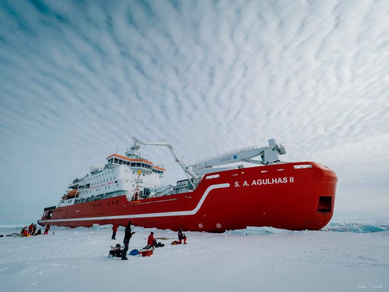 Az Ernest Shackleton hajójának roncsait kutató expedíció rövid időre Shackletonék sorsára jutott