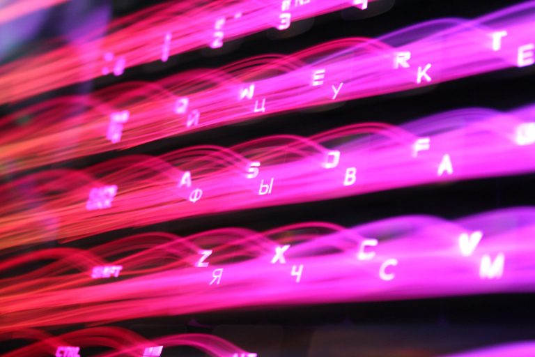 Oroszországban legalizálhatják a kalóz szoftvereket, annyi informatikai cég bojkottálja az országot