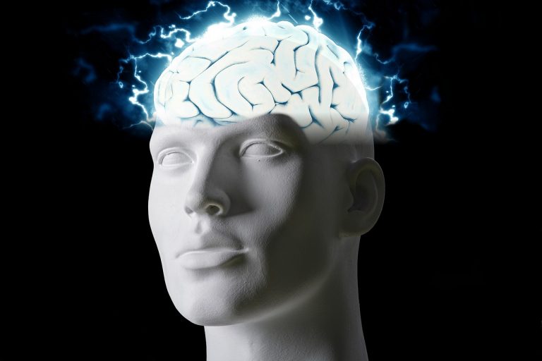 Út a megbízhatóbb mesterséges intelligenciához: hibrid ember-gép rendszerek