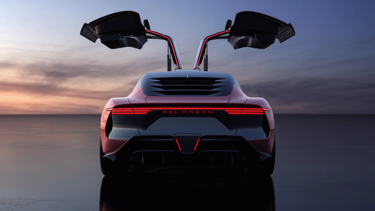 Négy évtized után új modellel jelentkezett a DeLorean