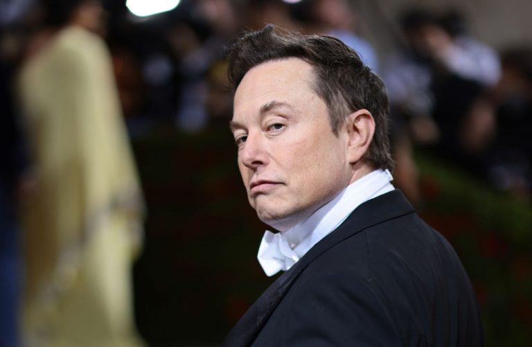 Elon Musk kitáncolhat a Twitter megvásárlásából