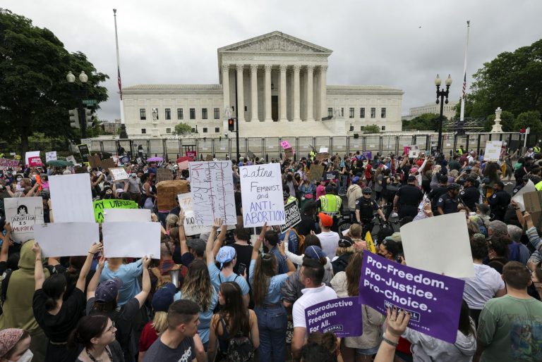 Törvényhozók szerint a Google buktathatja le az illegális abortuszt igénybe vevő nőket