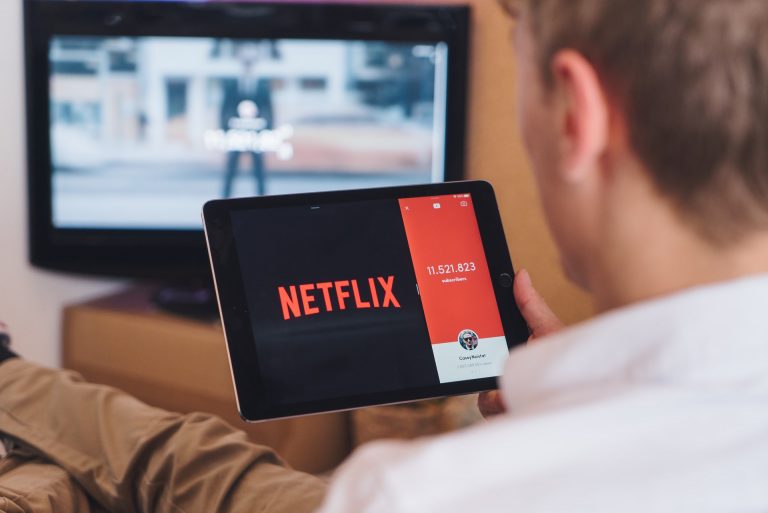 Tiltani kezdte a Netflix a jelszómegosztást, az előfizetők első tapasztalatai nem túl jók